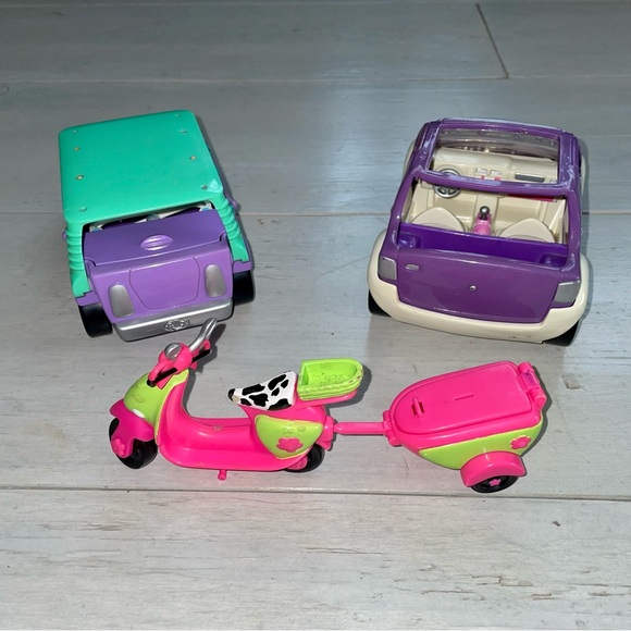 Polly Pocket Lot of 3: Two Purple Cars/One Pink Scooter with Attached Pink Cart - Picture 2 of 3